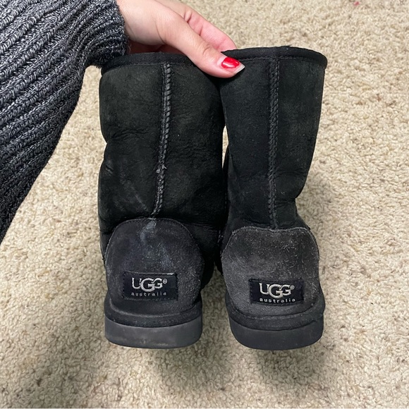 Classic Short Ugg Boots Black - Picture 1 of 6